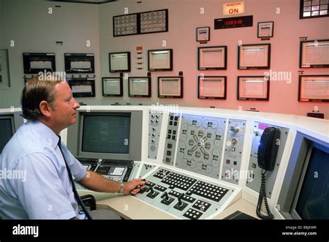 Nuclear reactor control room at the Idaho National Engineering Lab ...