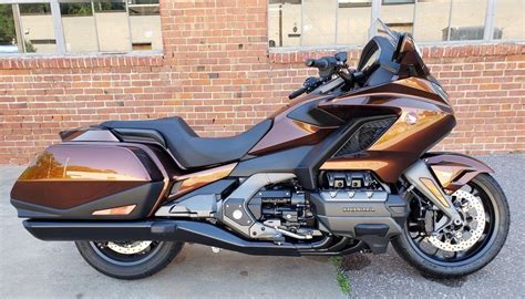 2018 Honda® GL1800 Gold Wing Tour (Pearl Stallion Brown), Oklahoma City ...