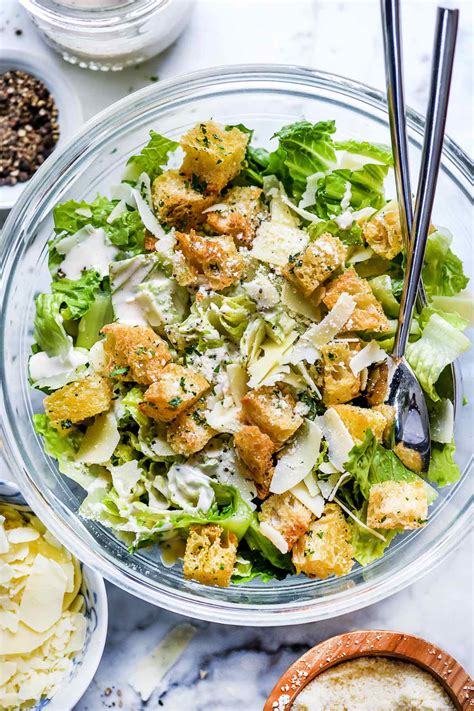 This Caesar salad recipe with homemade garlic croutons and a creamy ...