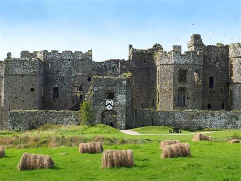 Carew Castle - Cycle Routes and Map | Komoot