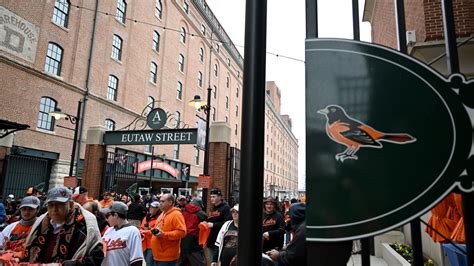 Baltimore Orioles Owners Buy Bar Full Of Fans Free Beer