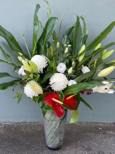 Funeral Flowers in Melbourne | Condolence Flowers | The Big Bunch