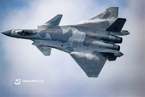 J-20 fighter jets perform aerobatic stunts during Airshow China 2018 ...