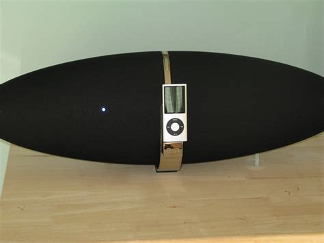 Review: The Bowers & Wilkins Zeppelin Speaker