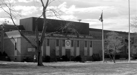 Remembering Douglas S. Freeman High School - Legacy.com