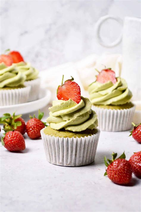 Matcha Cupcakes with Whipped Matcha White Chocolate Ganache - Jaja Bakes