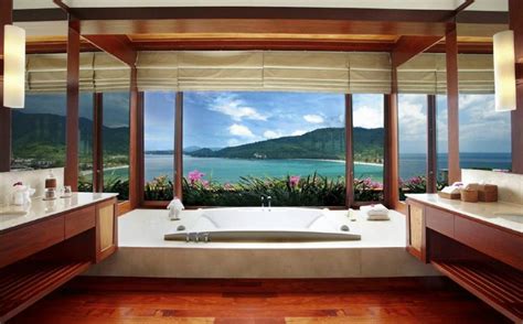 10 Fabulous Hotel Luxury Bathrooms with Sweeping Views to the Outside