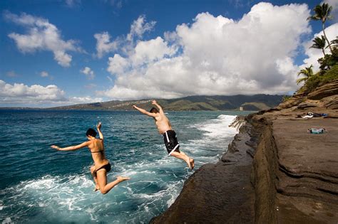 11 BEST CLIFF JUMPING SPOTS ON OAHU, HAWAII - Journey Era