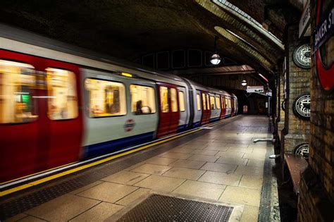 London Tube Stations | Britain Visitor - Travel Guide To Britain