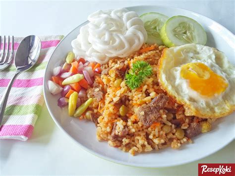 Nasi Goreng Sapi Lezat dan Menggugah Selera - Resep | ResepKoki