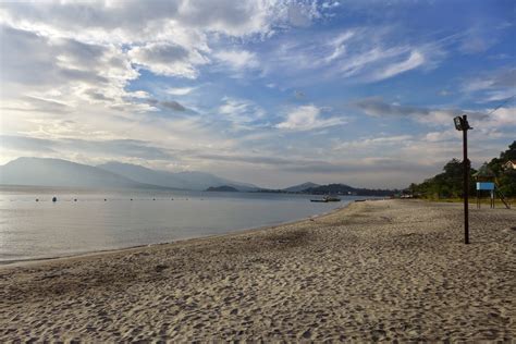 Just Another Wanderer: Subic - Olongapo - Zambales (Part II: The Beaches, New Year's Eve)