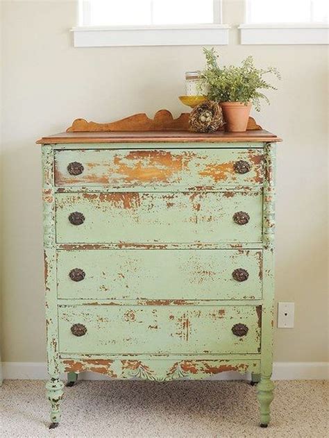 37 Popular Distressed Furniture Ideas To Get A Vintage Accent - HMDCRTN