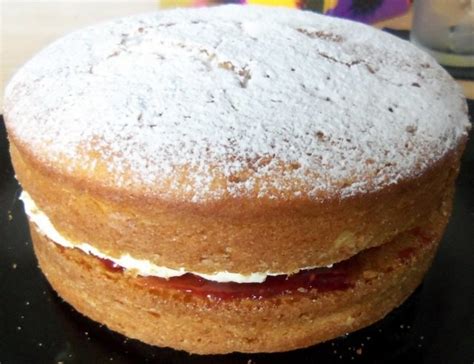 Recipe for a Traditional Victoria Sponge Cake | Delishably