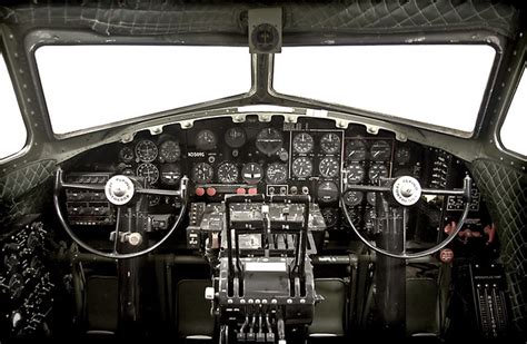 B-17 Cockpit | Cockpit of Boeing B-17 Flying Fortress at Pal… | Flickr - Photo Sharing!