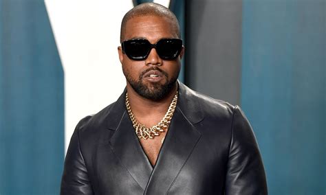 Kanye West paparazzato con le YEEZY Season 8 - Italianhype