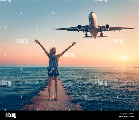 Standing aircraft hi-res stock photography and images - Alamy