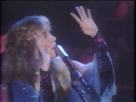 Stevie Nicks - Dreams (Live 1981) - YouTube