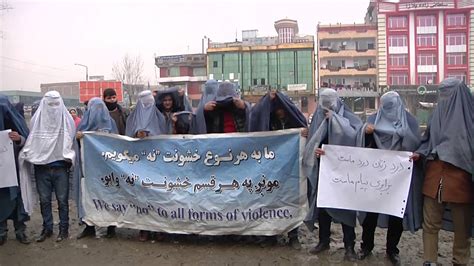 AFGHANISTAN: Men Wear Burqas in Protest Against Street Harassment - YouTube