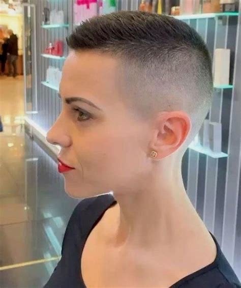 John on Instagram: “What do you think of this cut? #girlswithfades # ...