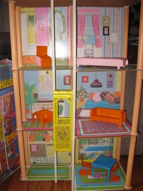 VINTAGE 1970s BARBIE TOWNHOUSE WITH ORIGINAL BOX