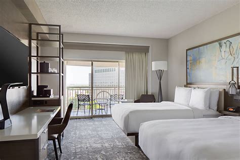 Hotel Rooms and Suites in Irving, TX | Dallas Marriott Las Colinas