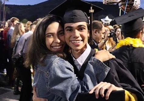 cameron boyce family - Google Search | Cameron boyce, Cameron boyce family, Friend pictures poses