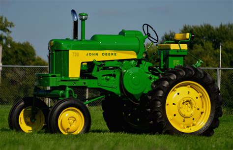 Farmer knows best? Mecum's vintage tractor sale tops $2 million | ClassicCars.com Journal