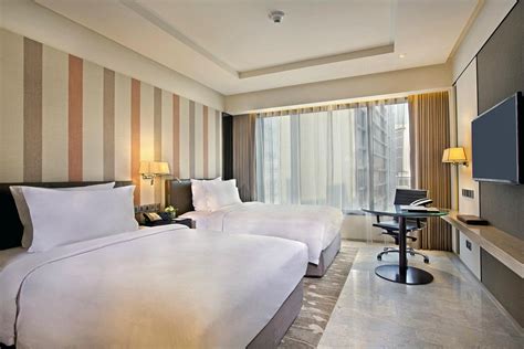 DoubleTree by Hilton Sukhumvit Bangkok Rooms: Pictures & Reviews ...