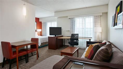 Extended Stay Hotel Rooms in Schaumburg | Residence Inn Chicago Schaumburg/Woodfield Mall