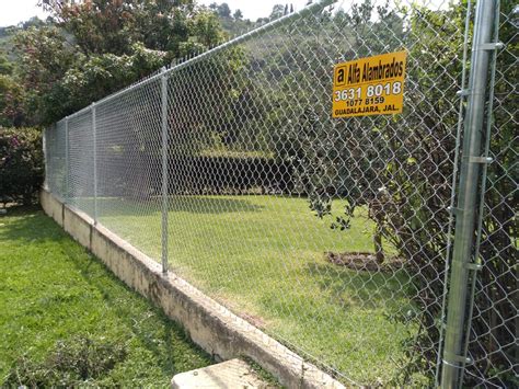 Instalación malla ciclónica realizada en coto residencial en Guadalajara