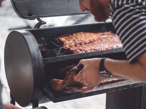 How Long to Smoke Ribs at 225? The Ultimate Guide