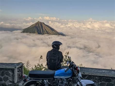 Puncak Telomoyo, Tempat Menikmati Lautan Awan Tanpa Harus Mendaki ...