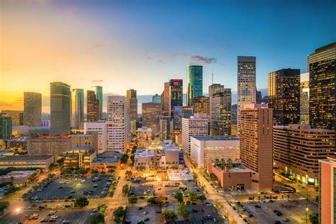 Downtown Houston skyline - Life is Suite