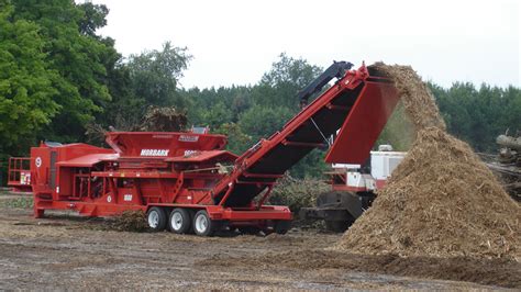 Wish we had big industrial wood chippers like this on console. : r/farmingsimulator