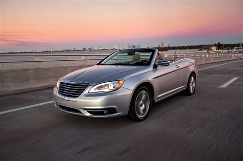 2014 Chrysler 200 Convertible - HD Pictures @ carsinvasion.com