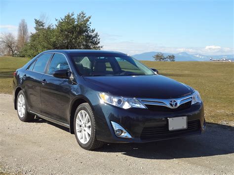 2014 Toyota Camry XLE Road Test Review | The Car Magazine