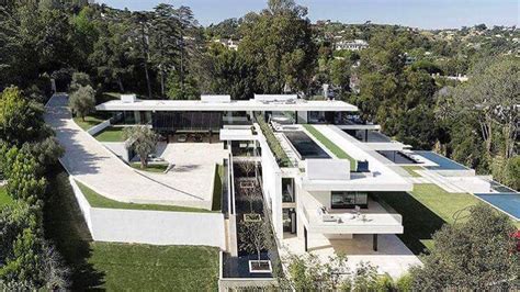 Beyoncé and Jay Z reportedly offer $120M for Bel Air mansion - Curbed LA