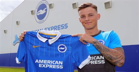 Brighton deny White 'disappointment' about failing to secure Leeds move