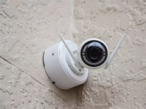 Eight Reasons to Install an Outdoor Security Camera - House Integrals