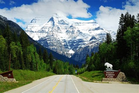 Mount Robson, Canada | Mount Robson is the most prominent mo… | Flickr