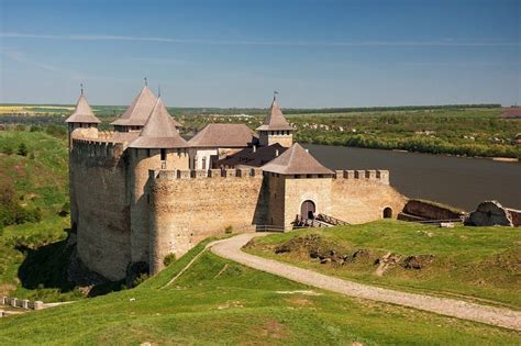 10 Ukrainian Castles