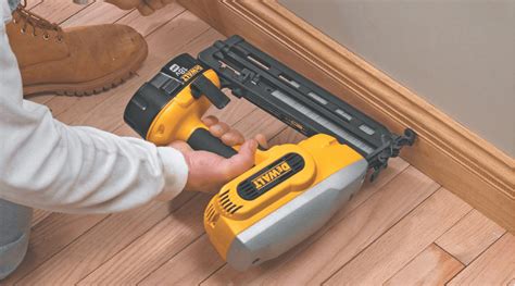 Best Cordless Nail Gun Reviews 2019