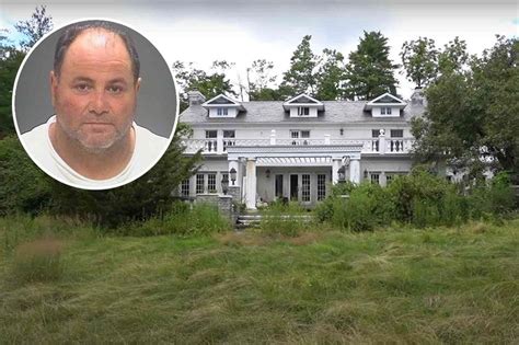 Mafia mansions: real-life gangster homes and hideouts | loveproperty.com