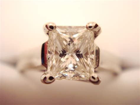 Diamond Macro 3 | This is my wife's engagement ring. Slightl… | Flickr