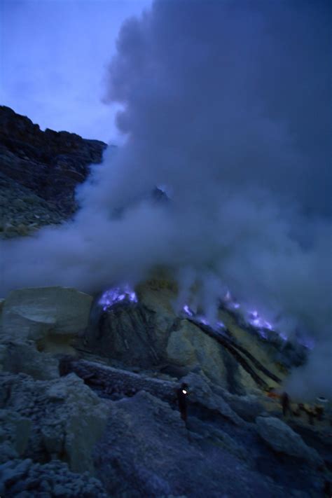 The Dark Secret of Kawah Ijen, Indonesia’s “Blue Fire” Volcano