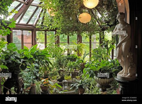 Mark twain house interior hi-res stock photography and images - Alamy