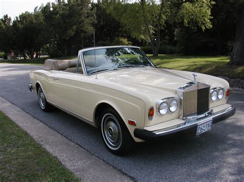 1971 Rolls-Royce Corniche - Information and photos - MOMENTcar