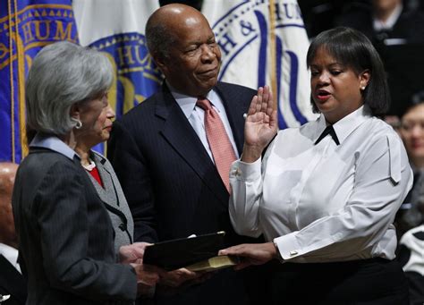 Dr. Regina Benjamin sworn in as U.S. Surgeon General (with photo ...