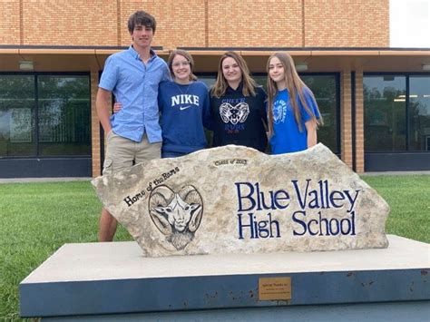 Blue Valley’s four student Class of 2021 prepare for next chapter - News Radio KMAN