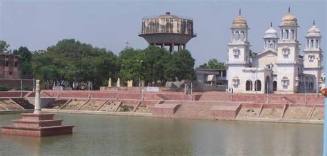 Etawah Photo by | 9:40 am 27 Jun 2014